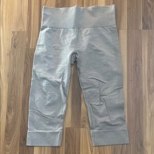 Lululemon Athletica Gray Leggings Capri